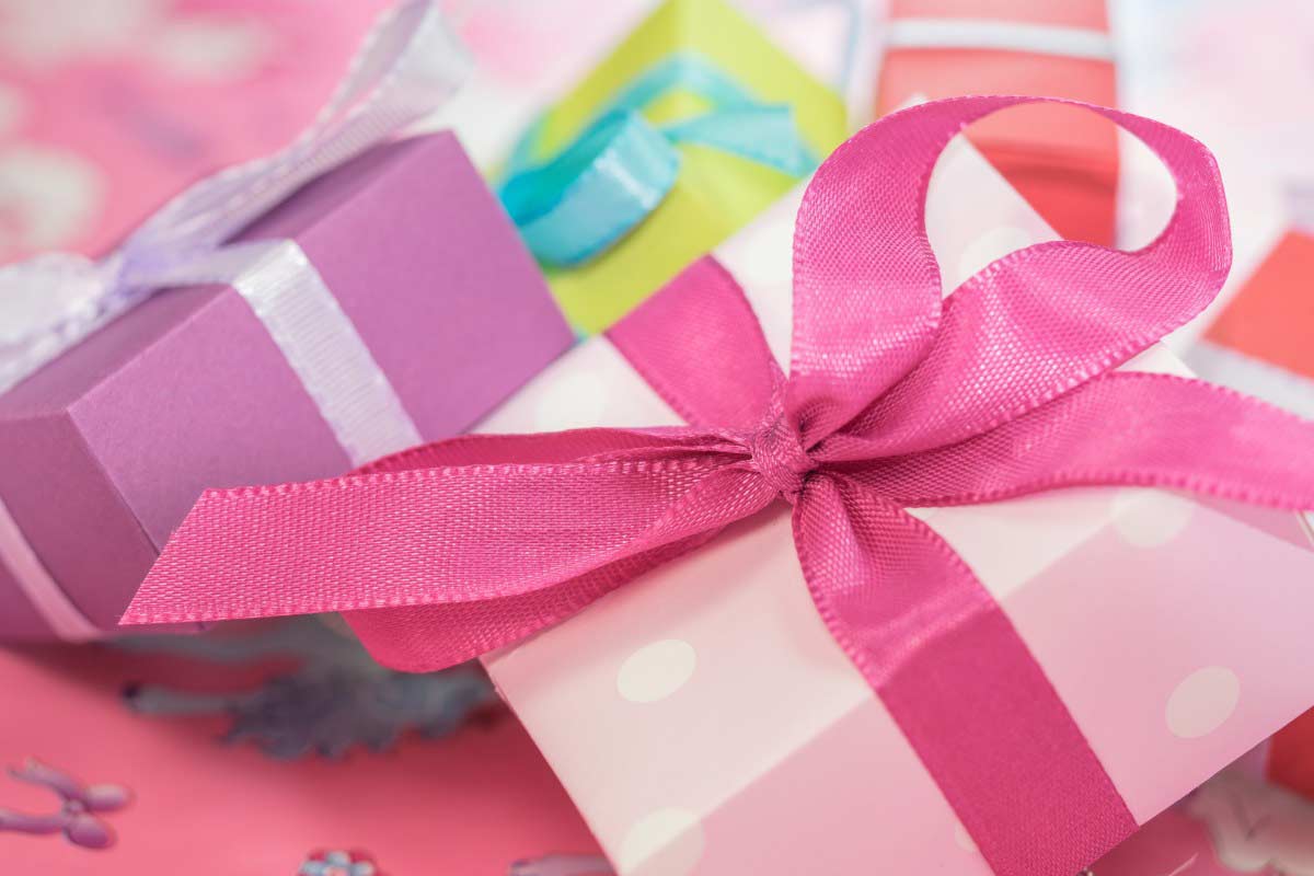 tips for decoding the palette of colors in gift-giving