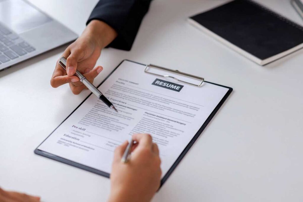 13 Essential Tips on Writing A - Tips On Writing A Good Resume 1024x683 